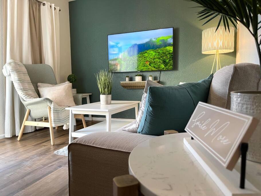 Contemporary 2-Bedroom Rental Unit Eagle Pass Eksteriør billede