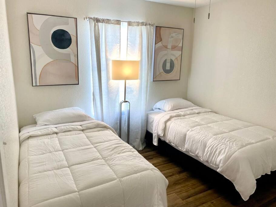 Contemporary 2-Bedroom Rental Unit Eagle Pass Eksteriør billede
